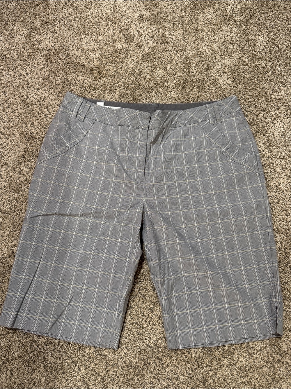 Cutter & Buck Gray Windowpane Plaid Women's Bermuda Golf Shorts 16